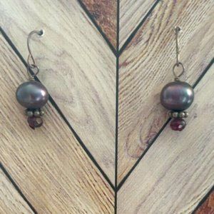 Graphite pearl w/ rose color bead dangle earrings